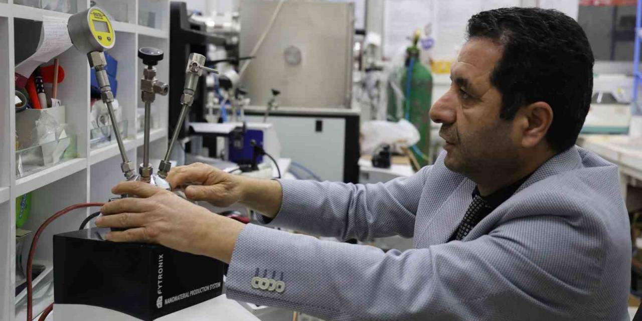 Türk Bilim Adamı, Ateşlendiğinde Yüksek Enerji Salınımına Sahip Nano-enerjik Grafen Geliştirdi