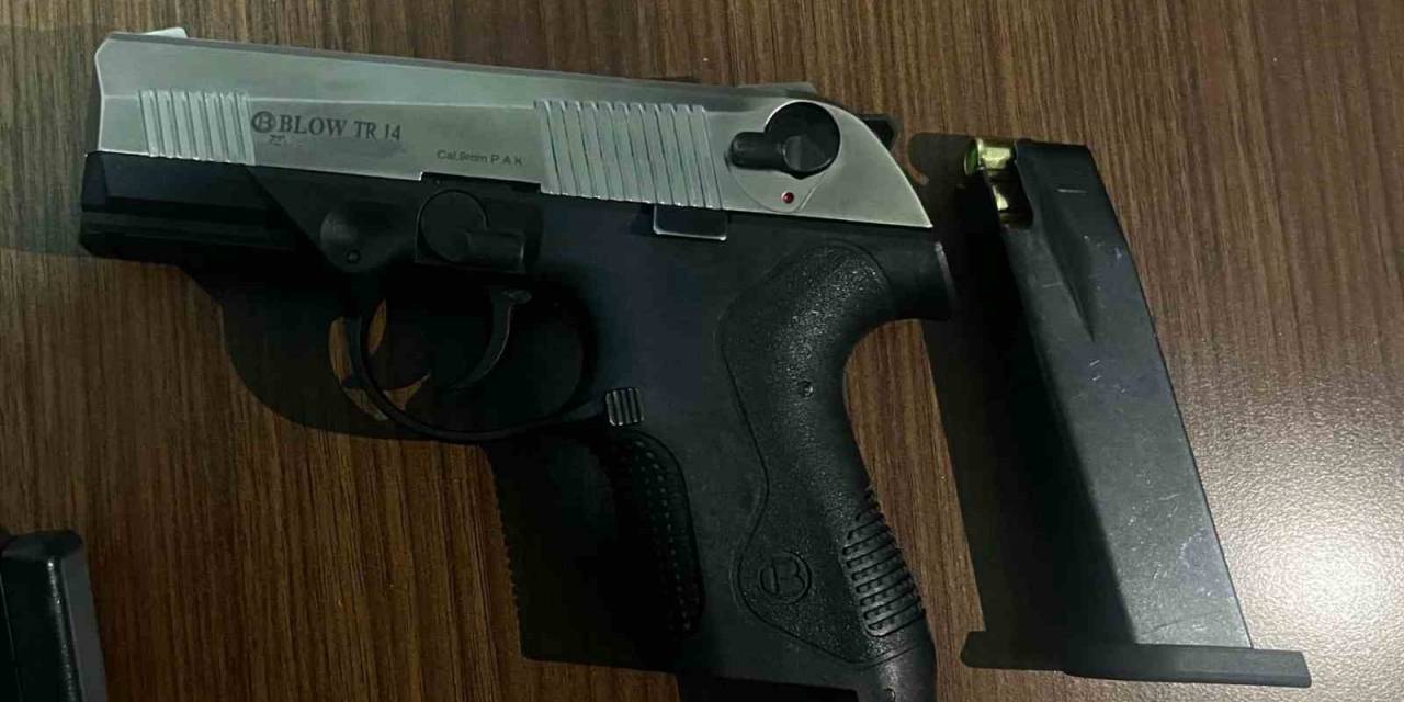 Fatih’te Silahlı Şahıs Köpeğini Bekçiye Saldırttı, Bekçi Köpeği Silahla Yaralayarak Durdurdu