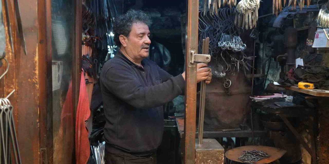 Gaziantep’te Kebaplık Şiş Mesaisi Başladı