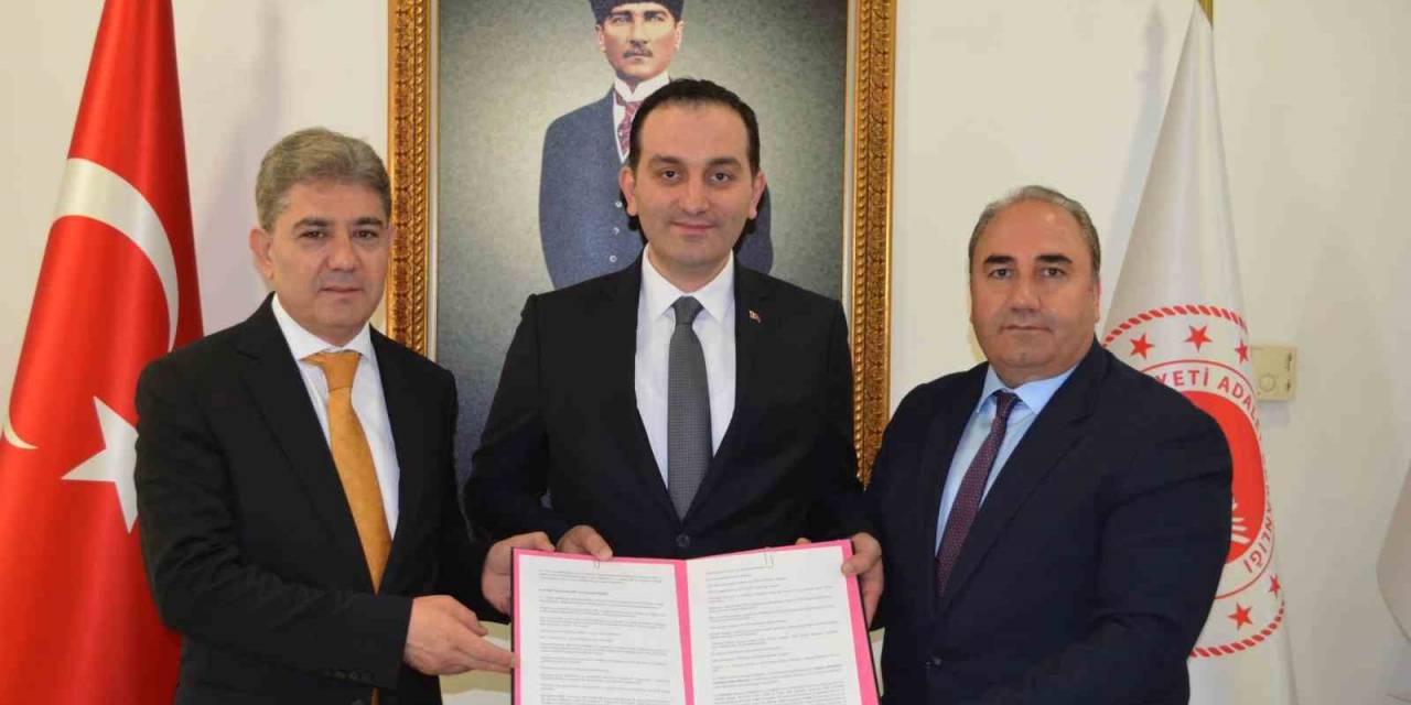 Döşemealtı’nda 40 Adet Daha Yeni Adliye Lojmanı