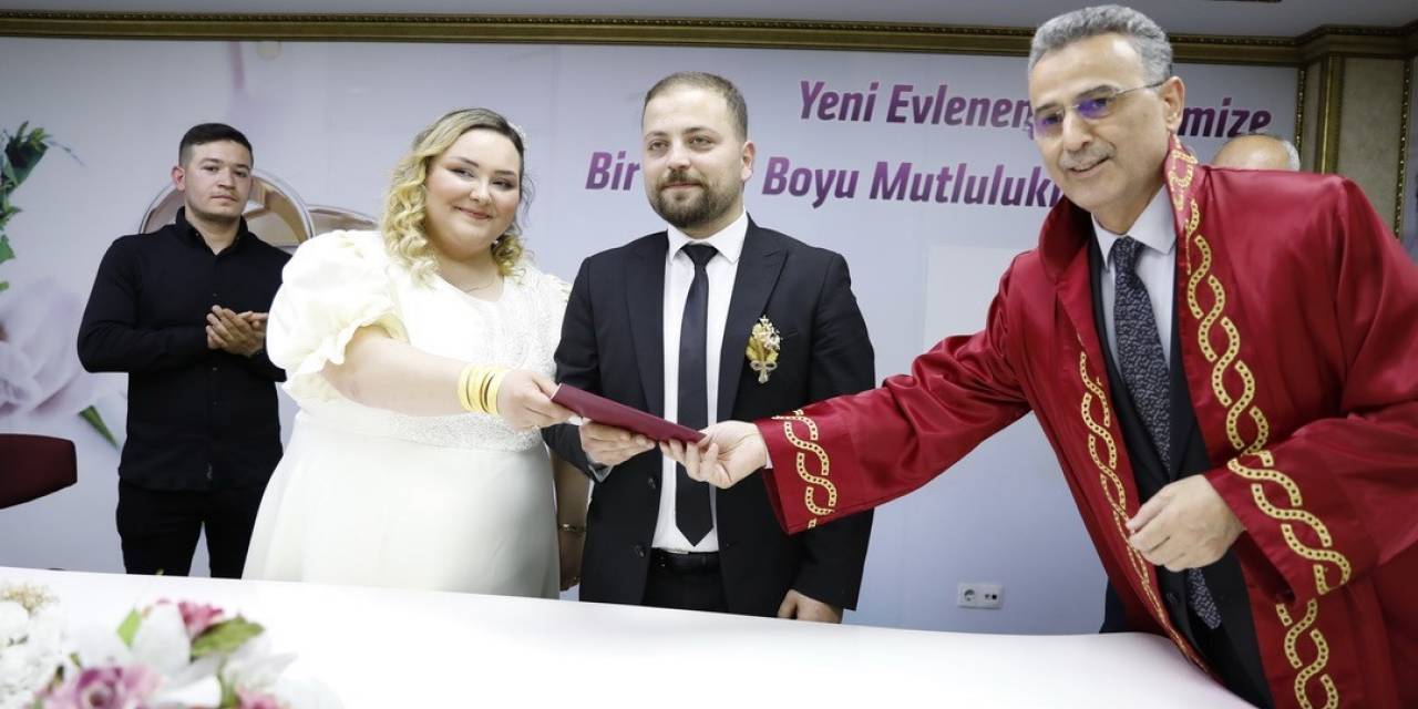 Başkan Kurnaz, İlk Nikahını Kıydı