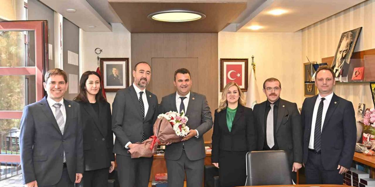 Yeni Başkan Tebrikleri Kabul Ediyor