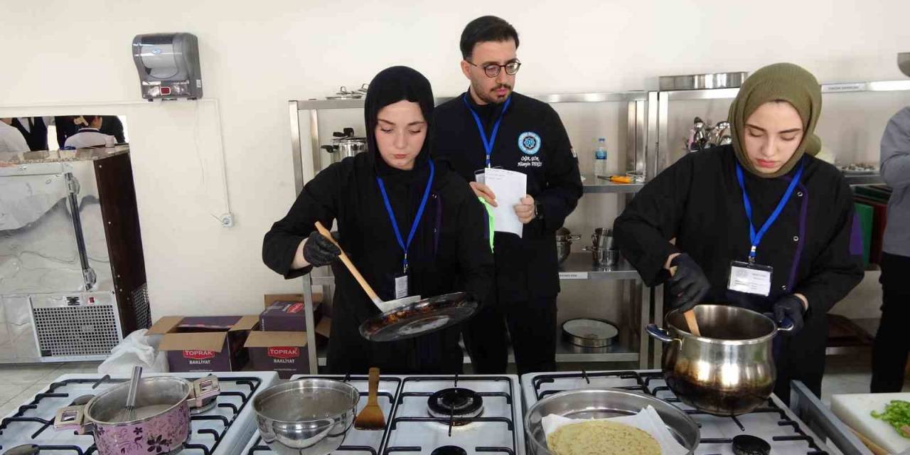 Bitlis’te ‘Gastronomi Festivali Ve Yemek Yarışması’ Düzenlendi