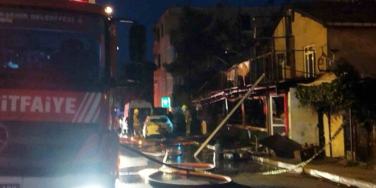 Maltepe’de Korkutan İş Yeri Yangını: Restoran Alev Alev Yandı