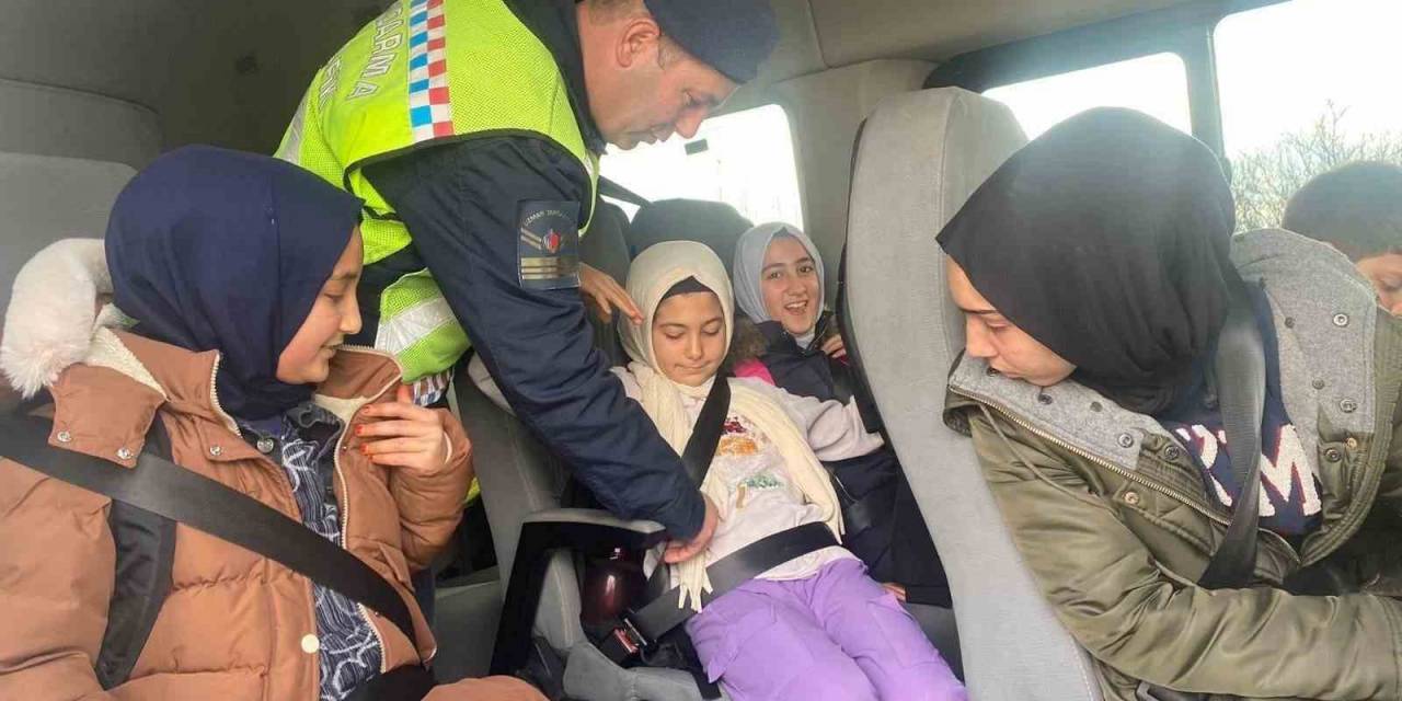 Elazığ’da Jandarma Ekipleri Okul Servislerini Denetledi