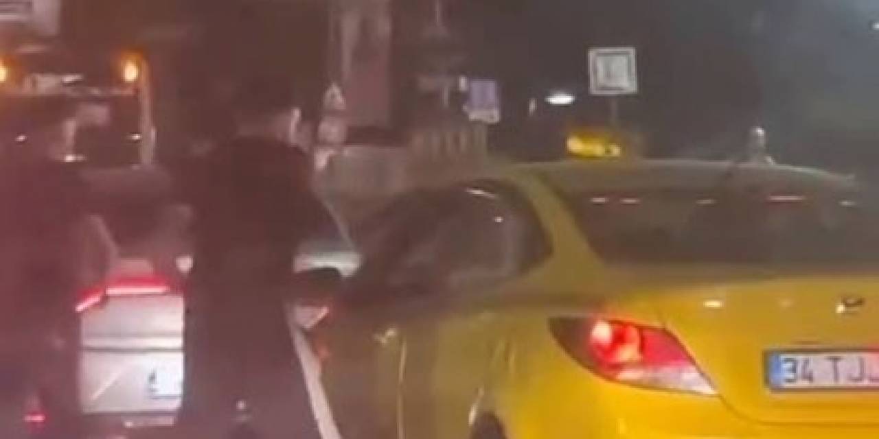 Pendik’te Taksiciyle Sopa İle Saldırdılar
