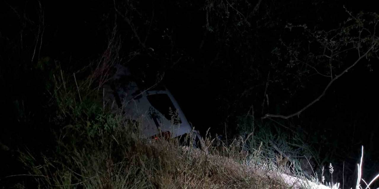 Kırklareli’nde Araç Dereye Devrildi: 2 Yaralı