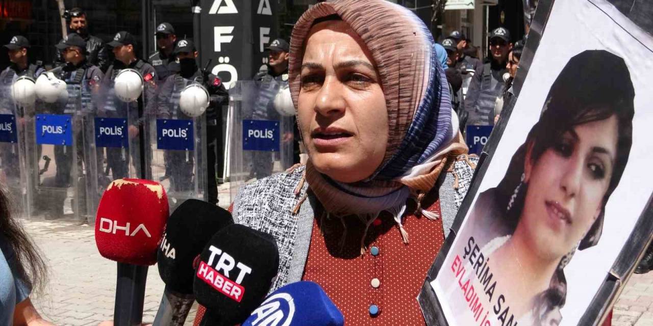 Vanlı Anne: “Van Büyükşehir Belediyesinin Önünde Evlat Nöbeti Tutacağım”
