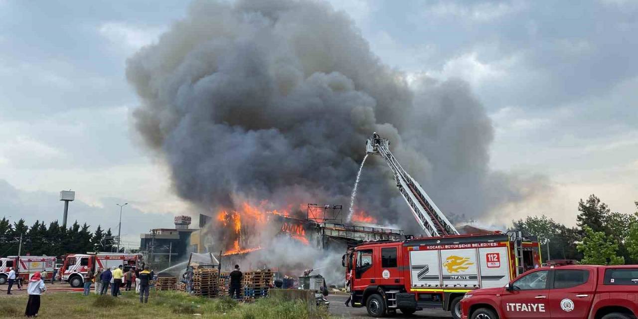 Market Alev Alev Yanıyor