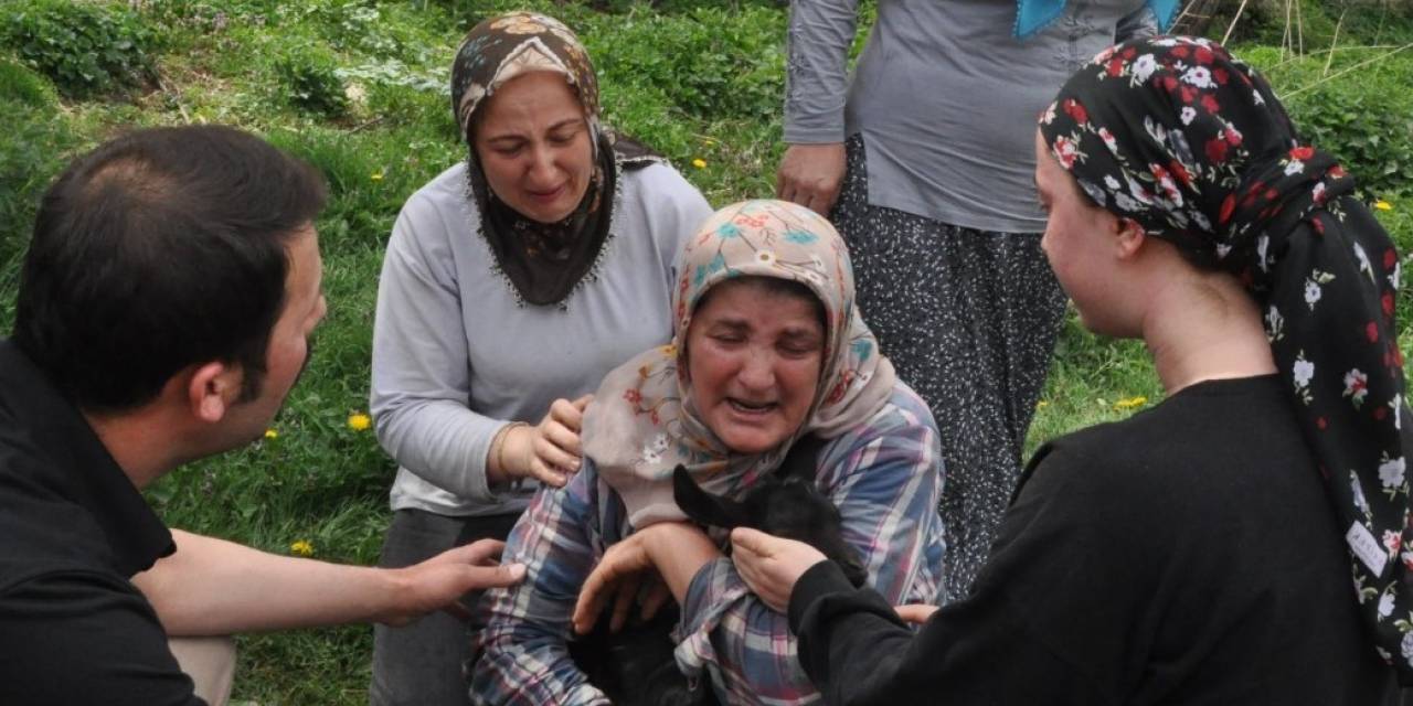 Alevler Arasından Kurtarılan Yavru Oğlağına Kavuşmuştu: “Dünyayı O An Bana Verselerdi Umurumda Olmazdı”