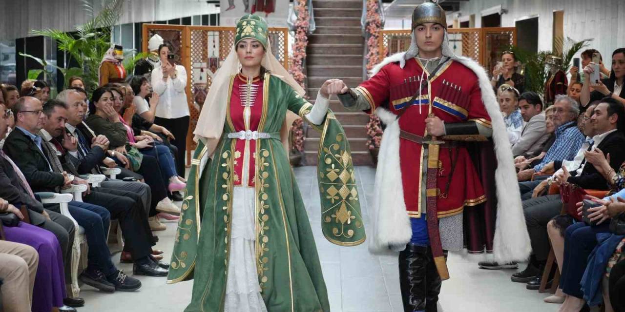 ’anadolu Mozaiği’ Defilesi