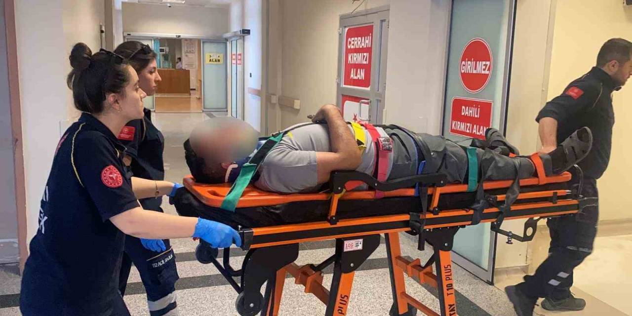 Otomobil İle Motosiklet Çarpıştı: 2 Yaralı