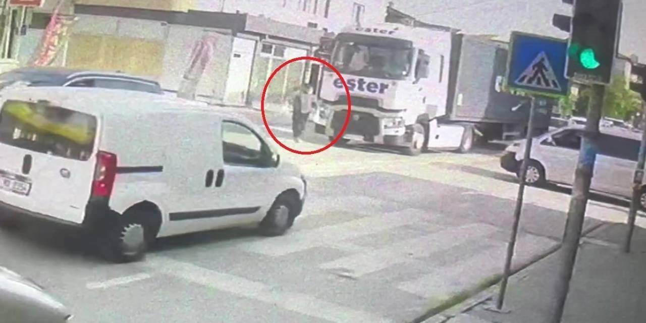 Yayanın Tırın Altında Kaldığı Kaza Anı Güvenlik Kamerasına Yansıdı