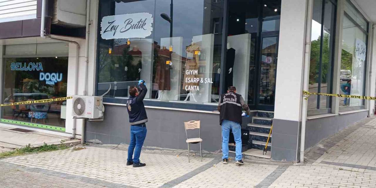 Beylikdüzü’nde Giyim Mağazasına Silahlı Saldırı