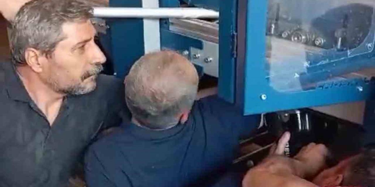 Batman’da Kolu Paketleme Makinesine Sıkıştıran 1 İşçi Saatler Sonra Kurtarıldı