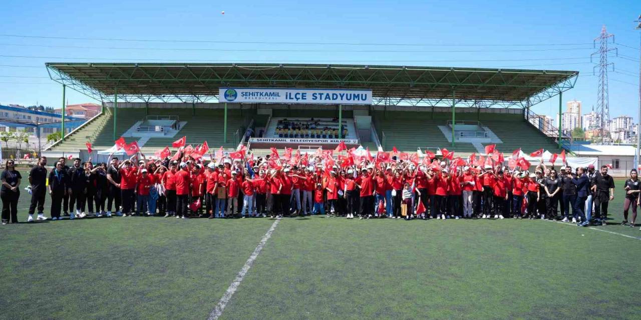 Başkan Yılmaz, Çocukların Bayram Sevinçlerine Ortak Oldu