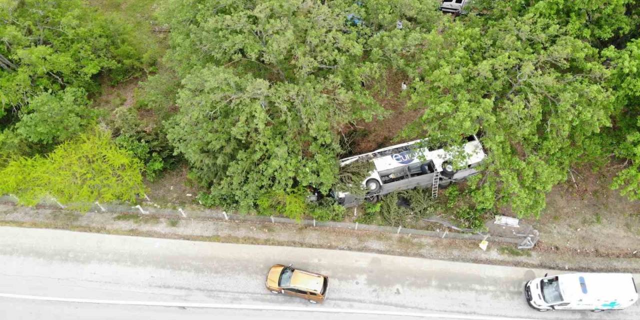 11 Kişinin Yaralandığı Otobüs Kazasının Olay Yeri Havadan Görüntülendi