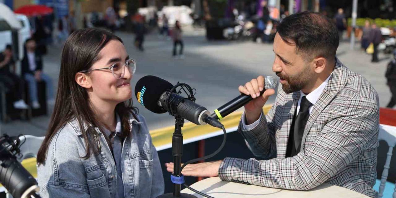 Esenler’de Amatör Radyocular Mikrofon Başına Geçti