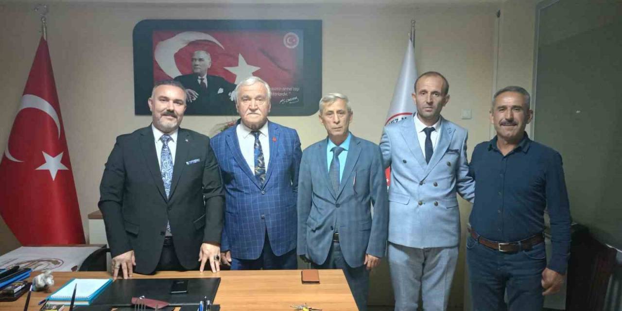 Merkez Mahalle Muhtarları Derneği Başkanı Özçelik Oldu