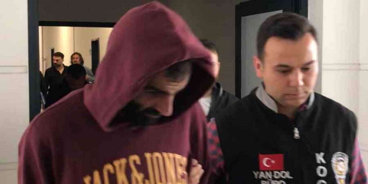 Kendilerini Polis Ve Savcı Olarak Tanıtıp 1 Milyon 260 Bin Tl Dolandırdılar