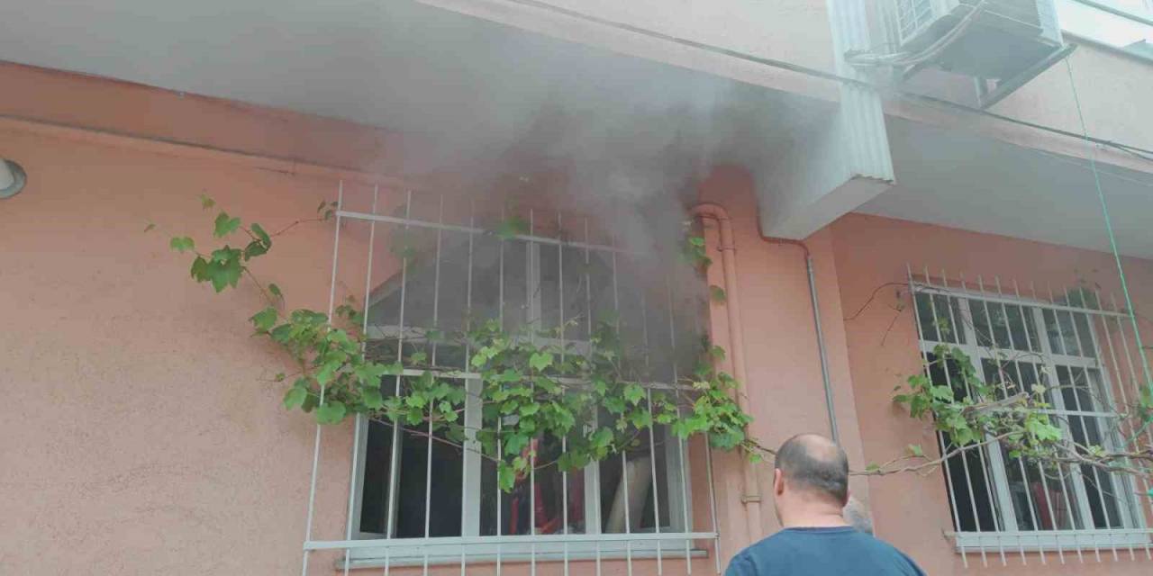 Ocakta Unutulan Yemek 5 Katlı Binada Yangına Sebep Oldu