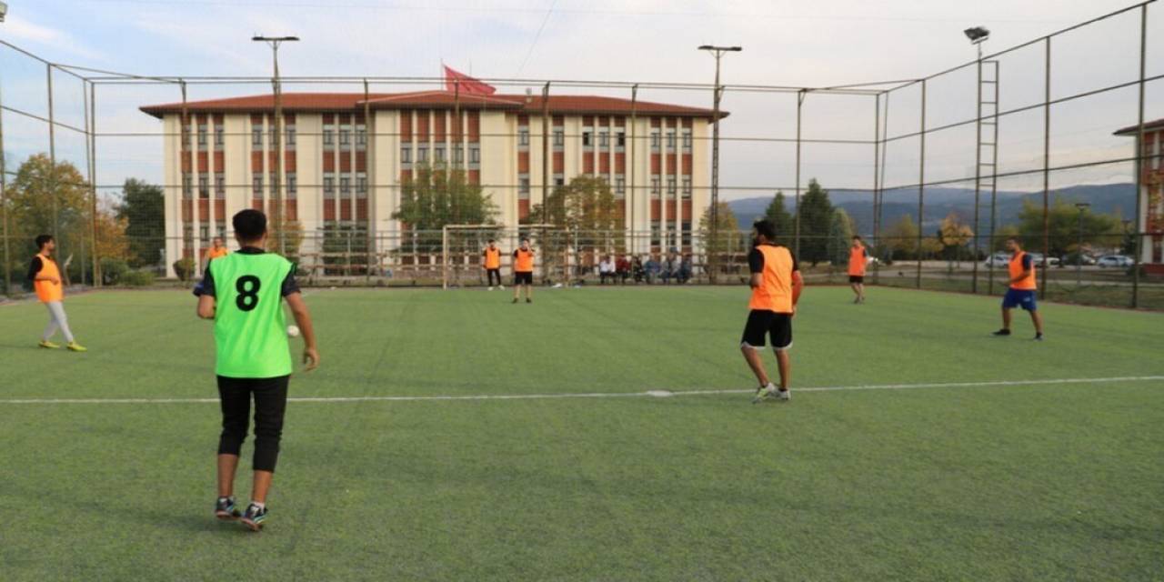 Dpü’de Futbol, Basketbol Ve Voleybol Dallarında 6 Farklı Turnuva Düzenlenecek