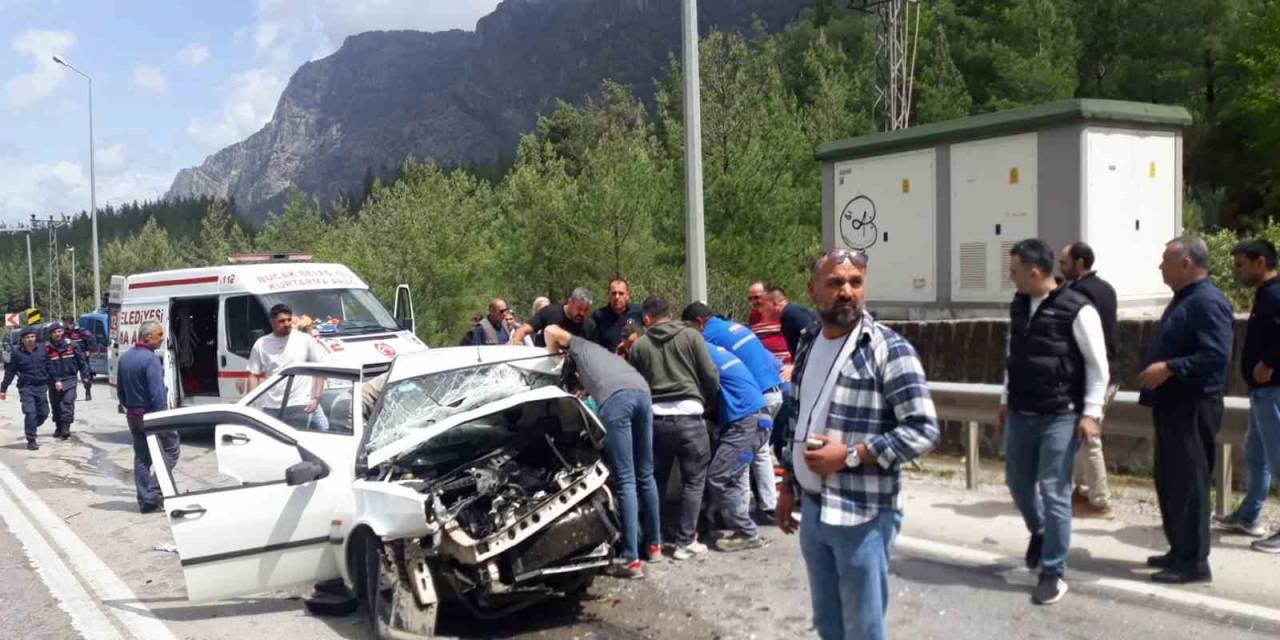 Antalya- Isparta Karayolunda 2 Araç Birbirine Girdi: 1 Ölü, 7 Yaralı