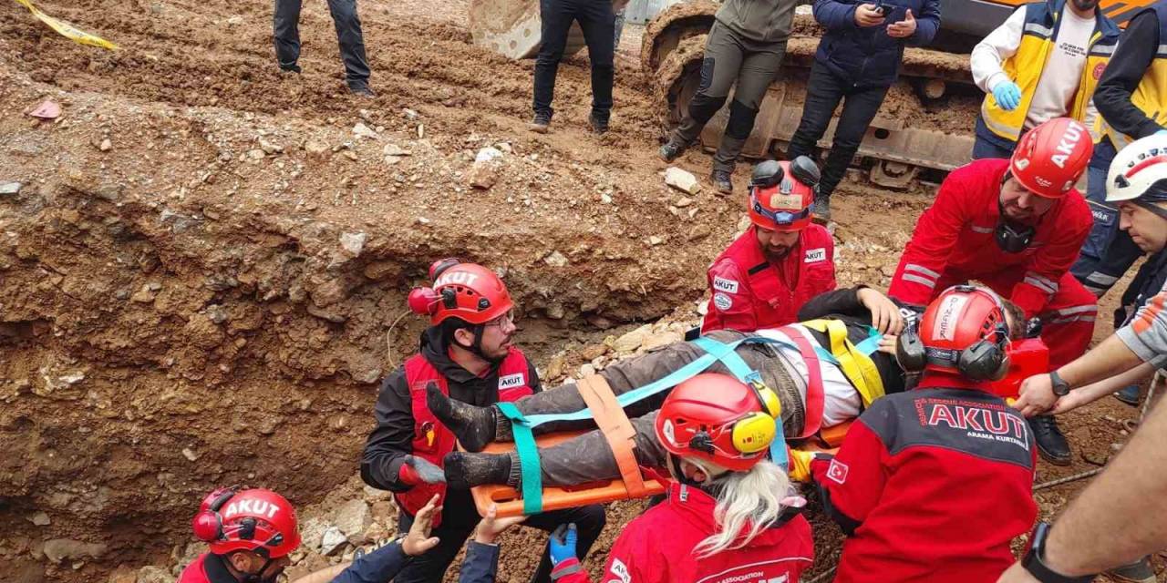 Bodrum’da İşçiler Toprak Altına Kaldı