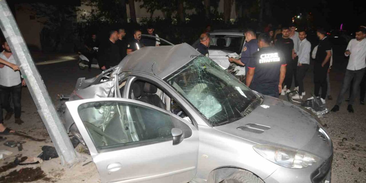 Cizre’de 2 Otomobil Kafa Kafaya Çarpıştı: 3 Yaralı