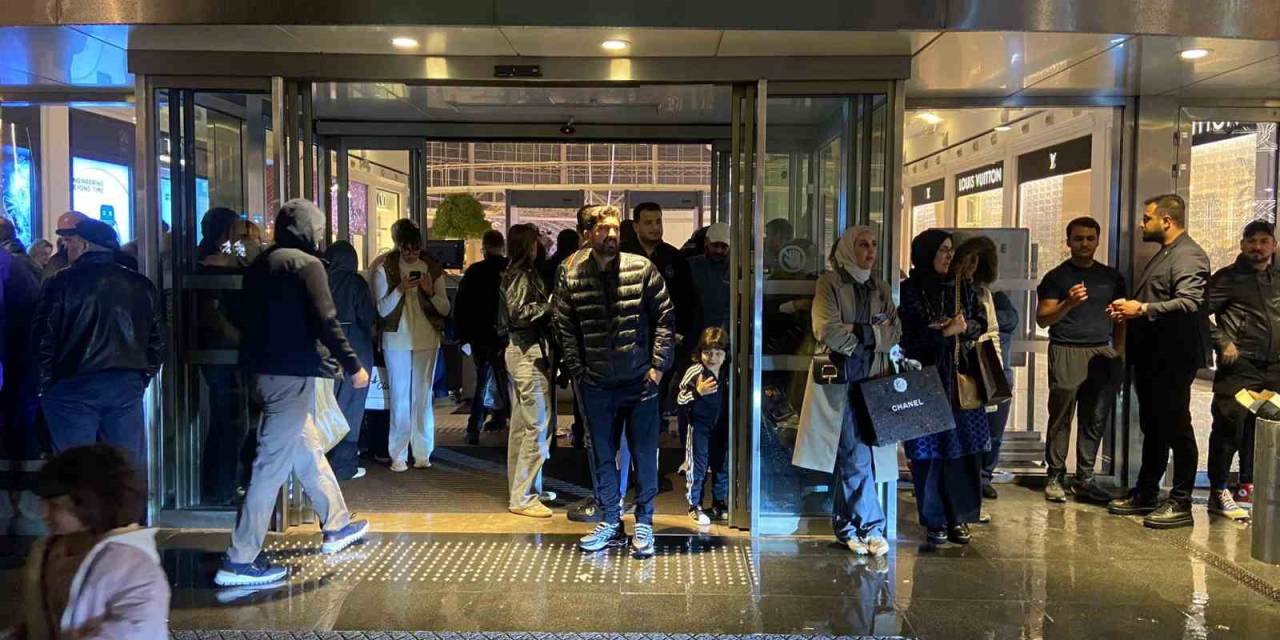 İstinyepark Avm’nin Otoparkında Çıkan Yangın Söndürüldü