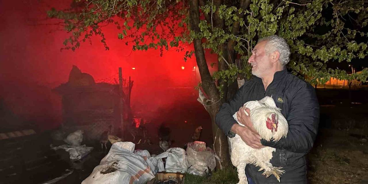 Tekstil Atıkların Toplandığı Depo Alev Alev Yandı