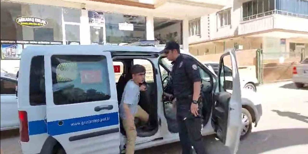 Bursluluk Sınavında Kimliğini Unutan Öğrencinin İmdadına Polis Ekipleri Yetişti