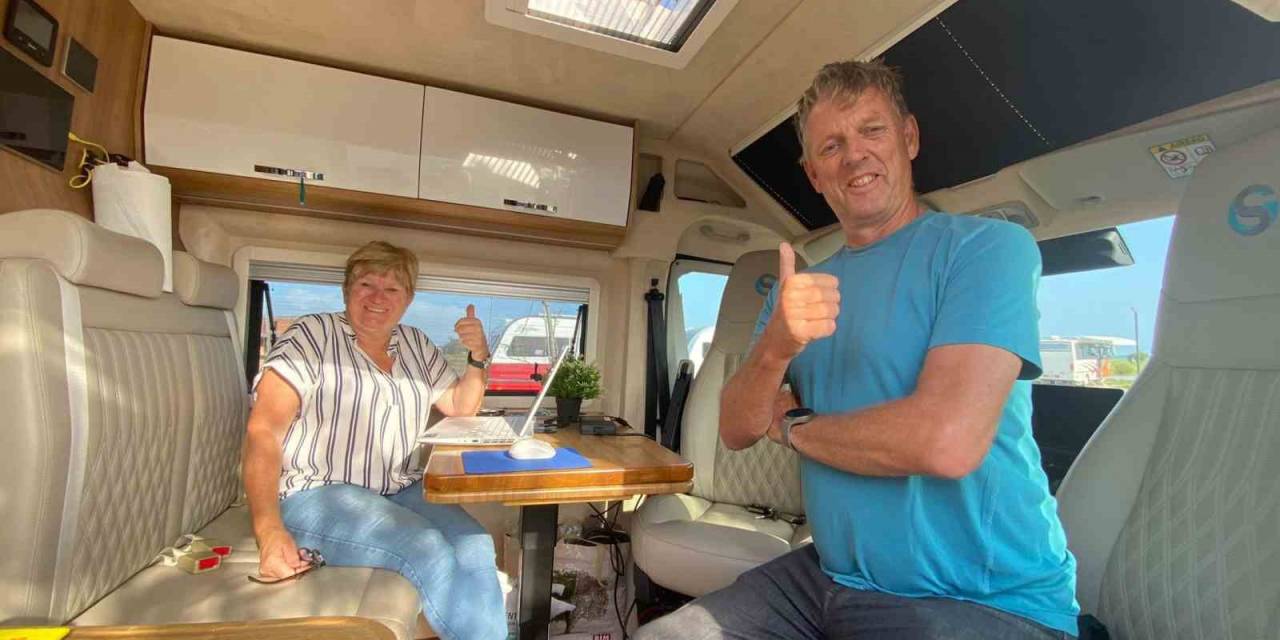 Hollandalı Çift, Evlerini Satıp Aldıkları Karavanla 5 Yıldır Türkiye’de Yaşıyor