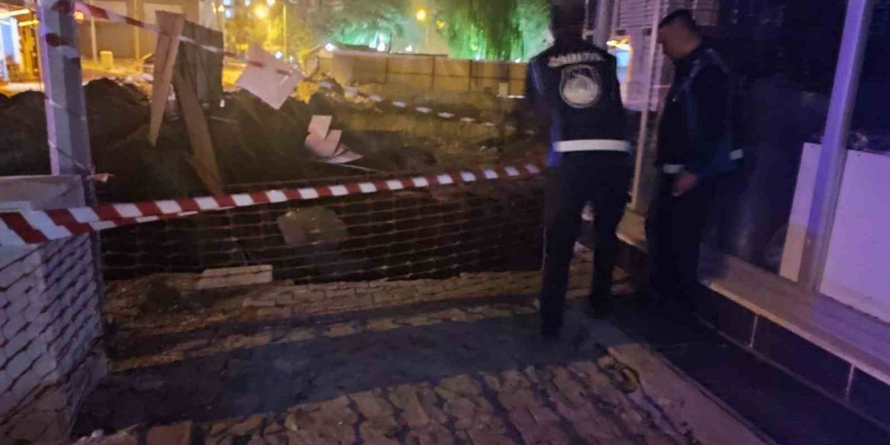 Toprak Kaymasının Olduğu Alanda Önlemler Alındı