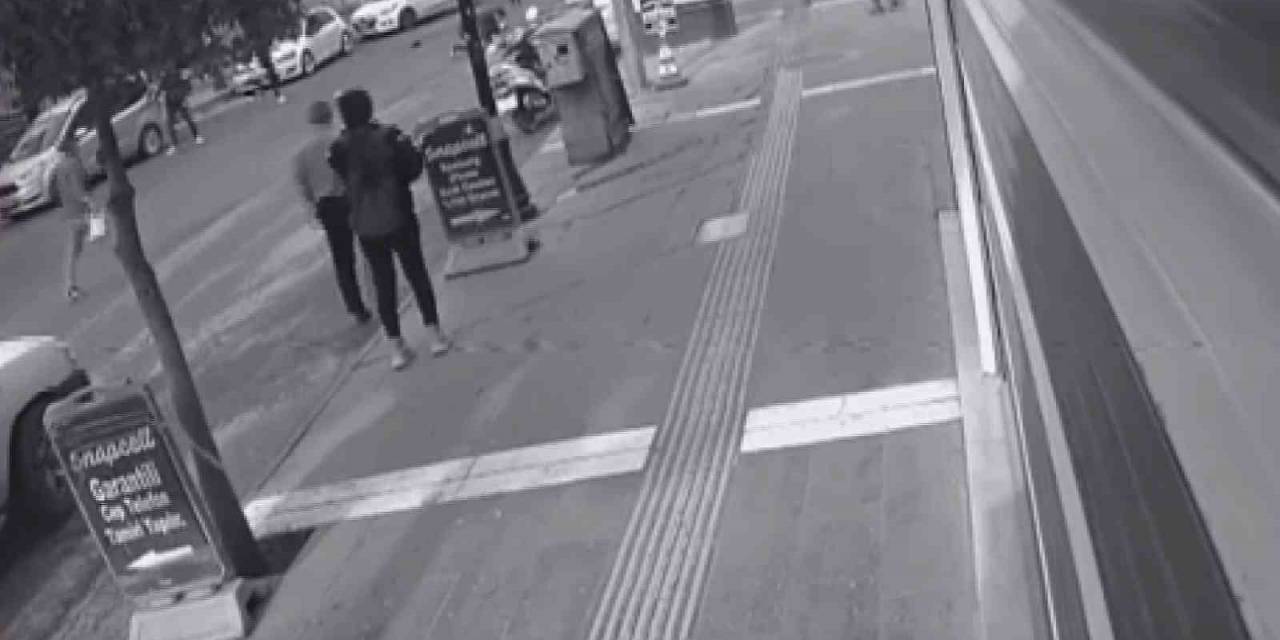 Motosikletin Yayaya Çarpma Anı Kameralara Yansıdı