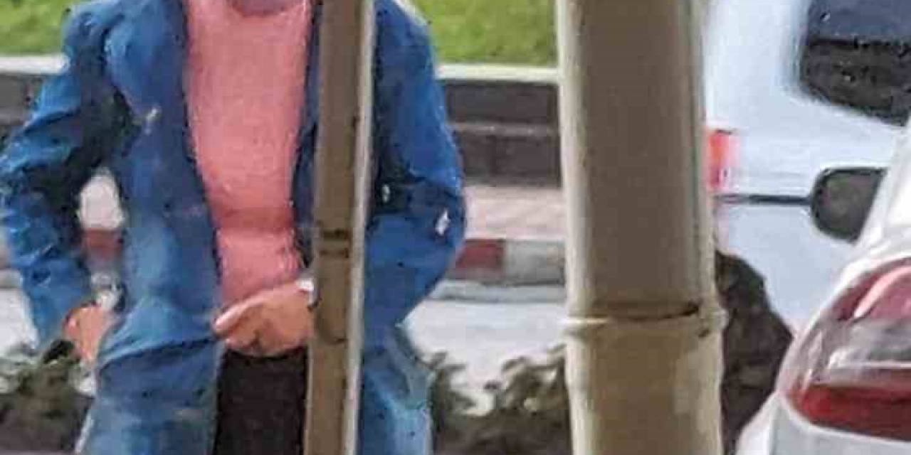 Burdur’da Kadın Kılığında Dolaşan Adam Yakalanıp Hastaneye Sevk Edildi