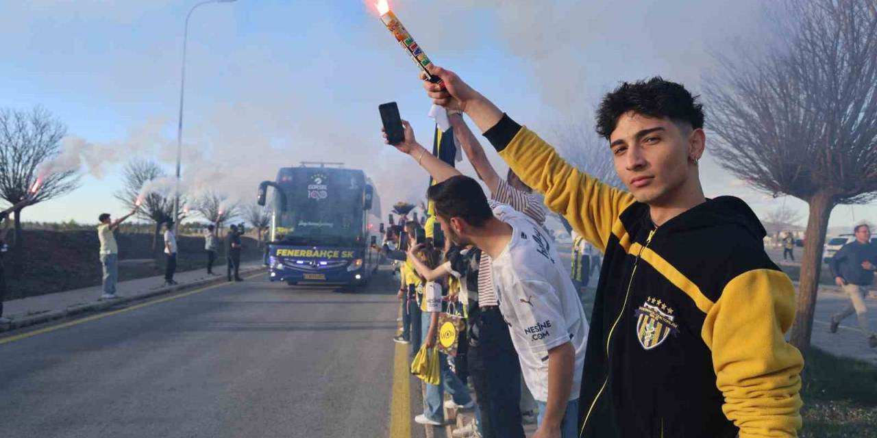 Fenerbahçe’ye Sivas’ta Coşkulu Karşılama