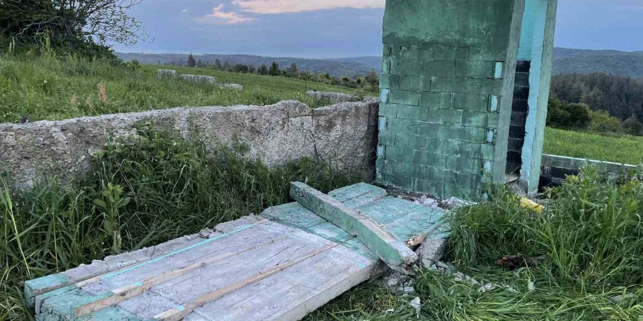 Başakşehir’de Piknik Yapan 2 Gencin Üzerine Beton Blok Düştü
