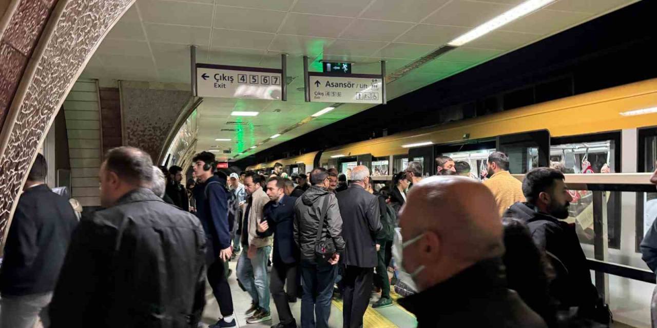 Üsküdar-samandıra Metro Hattında Arıza Nedeniyle Seferler Aksadı