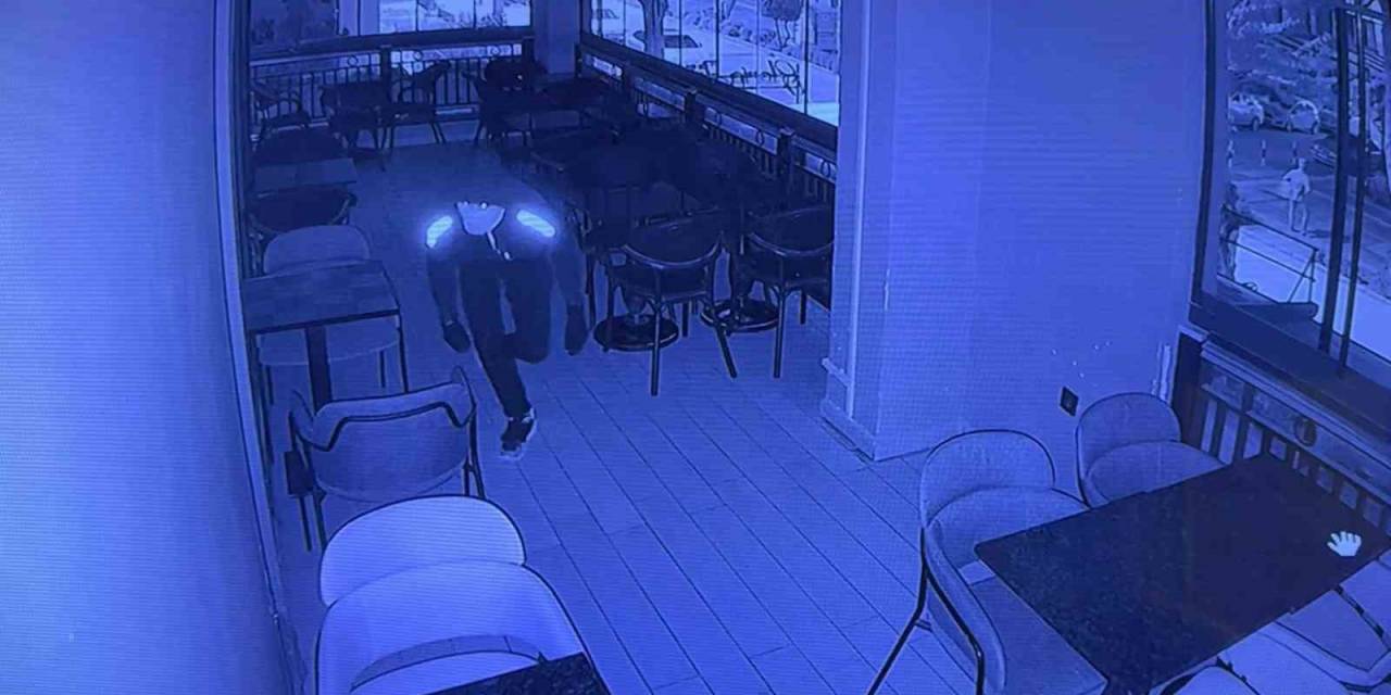 Pişkin Hırsız İki Gün Üst Üste Aynı Kafeye Girdi, Kameraları Hesaba Katmadı