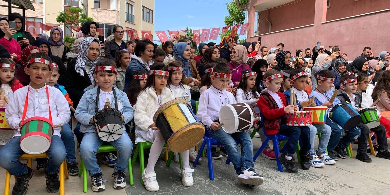 Çayırovalı Minikler Bayram Coşkusunu Erken Yaşadı