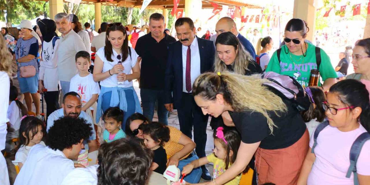 Büyükşehir Belediyesi 23 Nisan Çocuk Ve Uçurtma Festivali Sürüyor