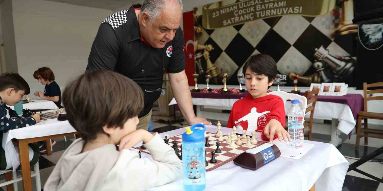 Burhaniye Belediyesi 23 Nisan Ulusal Egemenlik Ve Çocuk Bayramı Satranç Turnuvası Yapıldı