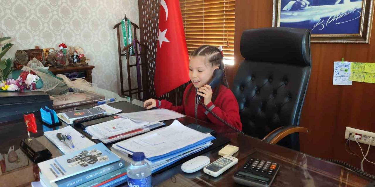 Kaymakam Koltuğuna Oturan Öğrenciden ’denizlere Lağım Akıtılmasın’ Talimatı