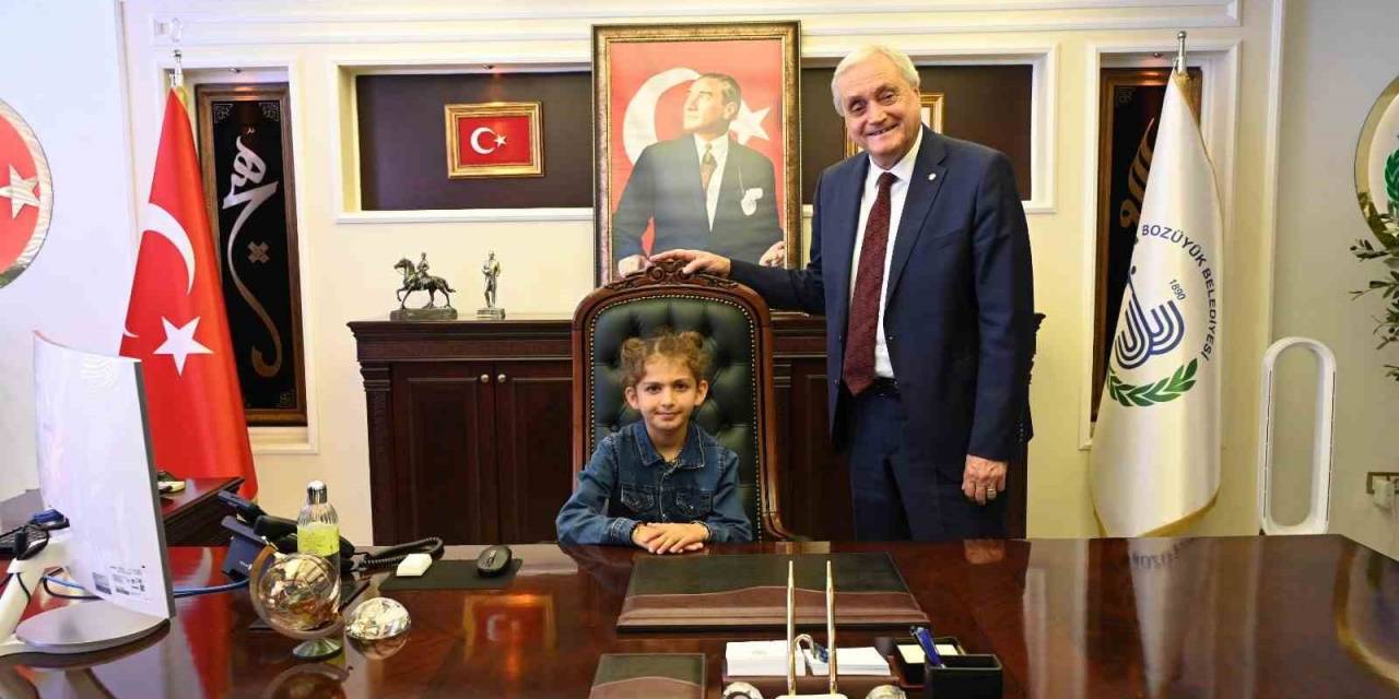 Bozüyük’te Çocuk Belediye Başkanı Nursima, Makam Koltuğuna Oturdu