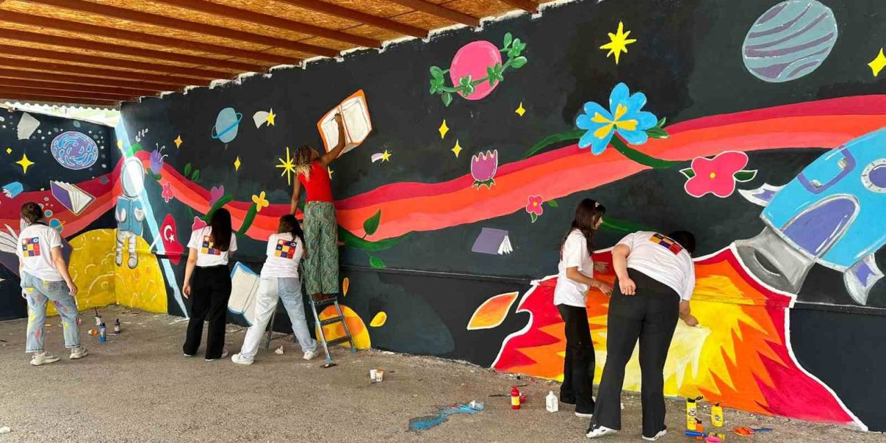 Okul Duvarları Sanatla Buluştu