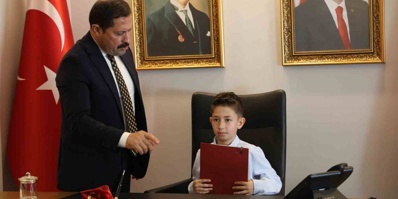 Valinin Koktuğunu Devralan Depremzede Ali’nin Sözleri Yürek Isıttı