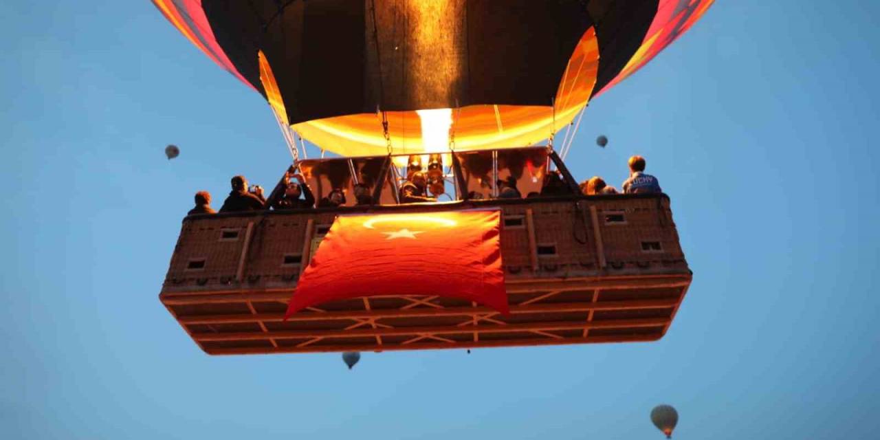 23 Nisan Kutlamaları Gökyüzünde Başladı