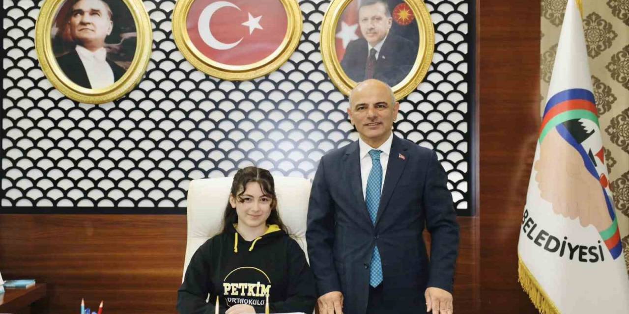 Çocuk Başkandan İlk Talimat Körfez’e Bilim-sanat Sokağı Oldu