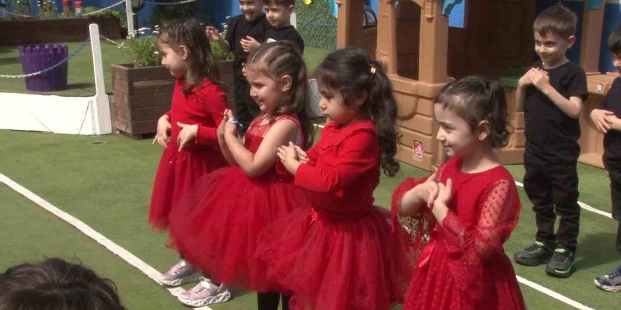 23 Nisan Ulusal Egemenlik Ve Çocuk Bayramını Üsküdar’da Doyasıya Kutladılar